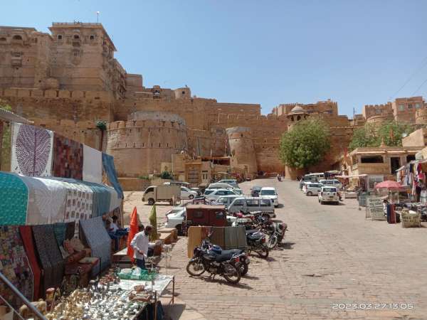 सोनार दुर्ग में पसरा सन्नाटा