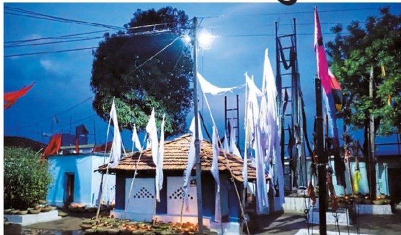 आदिवासियों के तीर्थ स्थान चौगान की मढ़िया में दर्शन करने पहुंच रहे श्रद्धालु