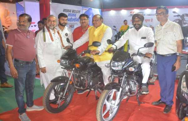 सांइस कॉलेज मैदान में ऑटो एक्सपो की धूम मची हुई है। 