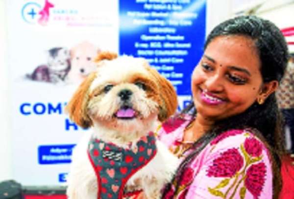 इसी तरह, चेन्नई के नंदनम स्थित वाईएमसीए ग्राउंड में रविवार को पेटएक्सपो 2023 आयोजित हुआ। इसमें पालतू जानवरों के मालिकों और पशु प्रेमियों ने विभिन्न प्रकार के पक्षियों और जानवरों का अद्भूत प्रदर्शन देखा।