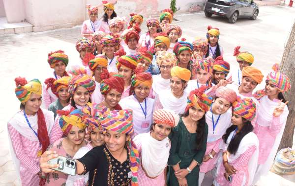 मेरी आन, बान और शान : अंगुलियों से लेकर माथे पर सजी सतरंगी पगड़ी