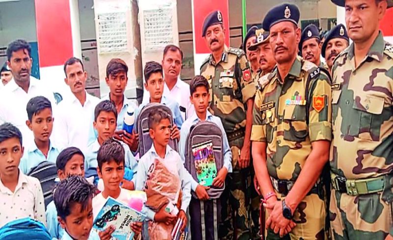 सीमा पर संदिग्ध गतिविधि की सूचना तुरंत बीएसएफ को दें