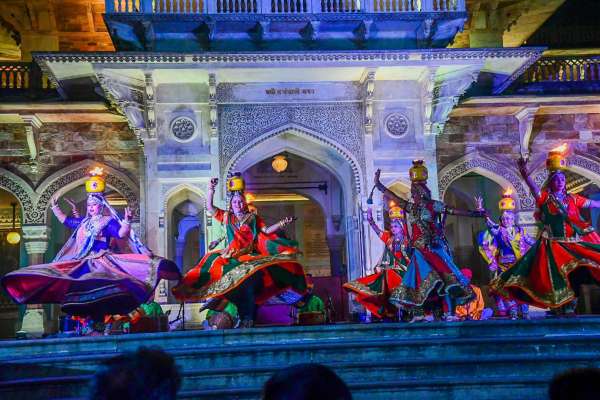 चरी और घूमर नृत्य के साथ सेलिब्रेट किया Rajasthan Day.
