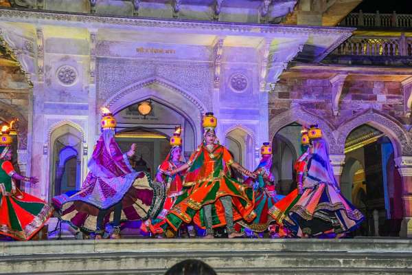 चरी और घूमर नृत्य के साथ सेलिब्रेट किया Rajasthan Day.