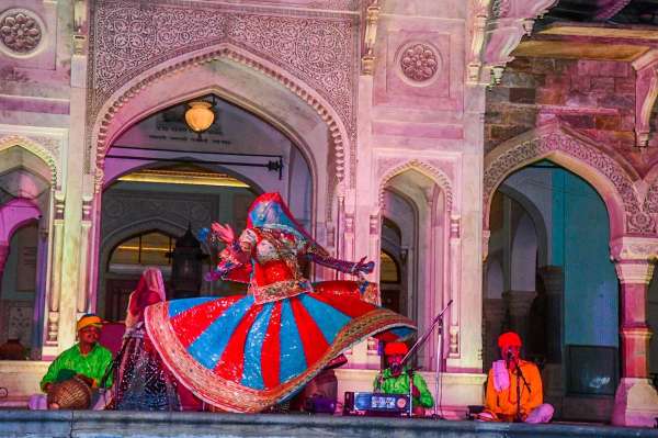 चरी और घूमर नृत्य के साथ सेलिब्रेट किया Rajasthan Day.