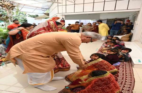 जब सीएम ने किया कन्या पूजन