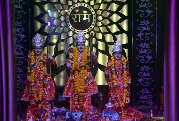 नवरात्रि पर्व पर आस्था के रॅग 