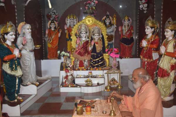 नवरात्रि पर्व पर आस्था के रॅग 