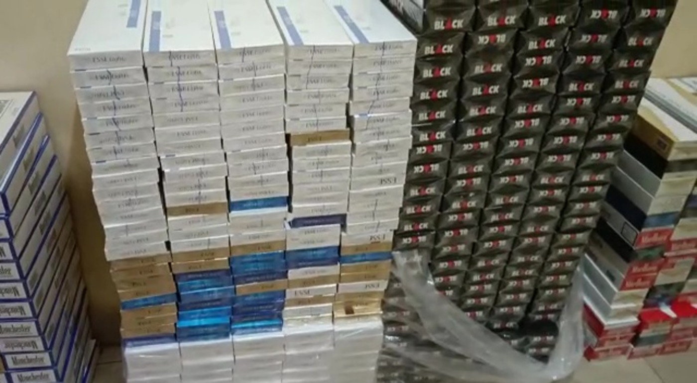 karnataka_police_confiscated_e-cigarettes_and_foreign_cigarettes.jpg
