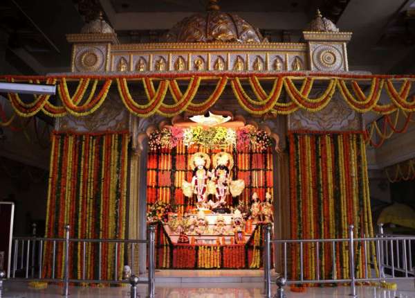 'Ram Navami' पर कृष्ण बलराम मंदिर में विशेष यज्ञ का आयोजन