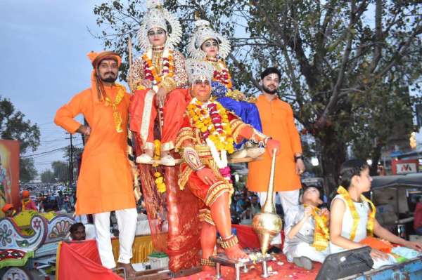 श्रीराम जन्मोत्सव समिति ने सेठानी घाट से निकाली शोभायात्रा, युवाओं ने लगाए जय श्रीराम के जयकारे