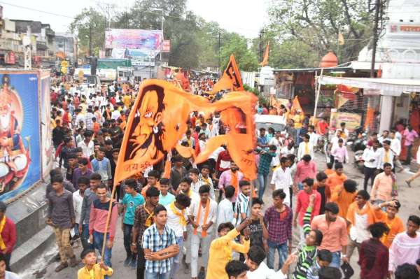 श्रीराम जन्मोत्सव समिति ने सेठानी घाट से निकाली शोभायात्रा, युवाओं ने लगाए जय श्रीराम के जयकारे