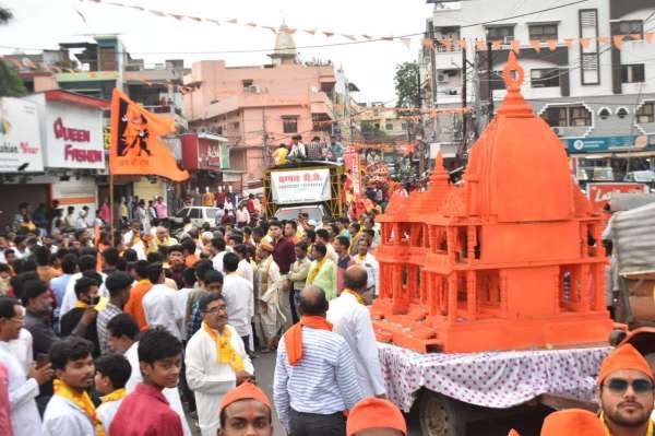 श्रीराम जन्मोत्सव समिति ने सेठानी घाट से निकाली शोभायात्रा, युवाओं ने लगाए जय श्रीराम के जयकारे