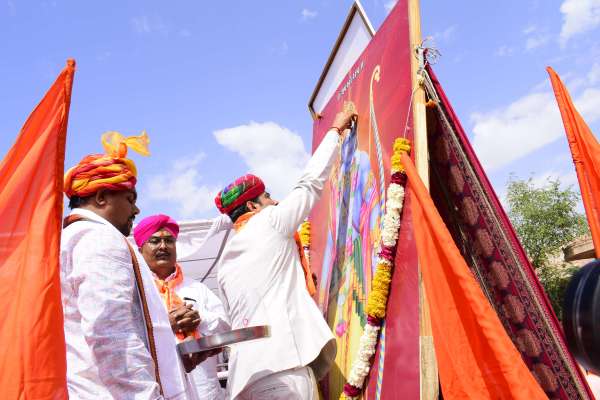 रामजन्मोत्सव : 5 किमी लंबी ऐतिहासिक शोभायात्रा, पग-पग पर स्वागत