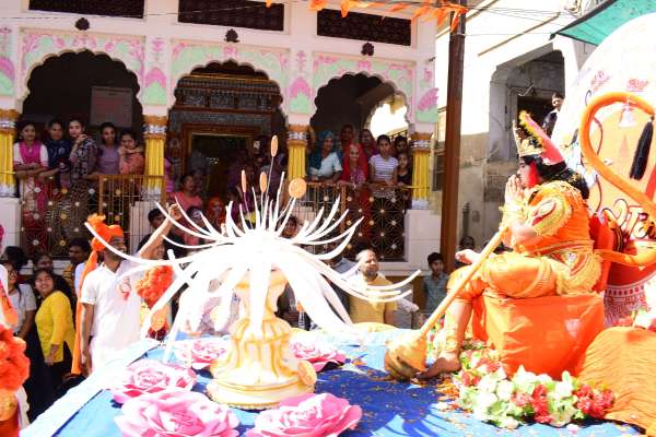 रामजन्मोत्सव : 5 किमी लंबी ऐतिहासिक शोभायात्रा, पग-पग पर स्वागत