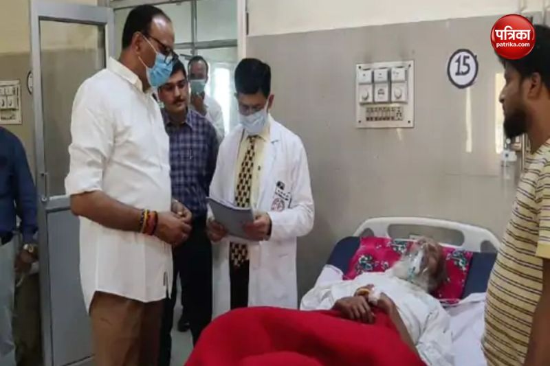 Deputy CM brajesh pathak reached Balrampur Hospital