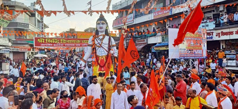 रामनवमी पर राममय हुई देवनगरी, श्रीराम की 21 फीट की प्रतिमा के साथ निकाली शोभायात्रा में उमड़ा श्रद्धा का सैलाब