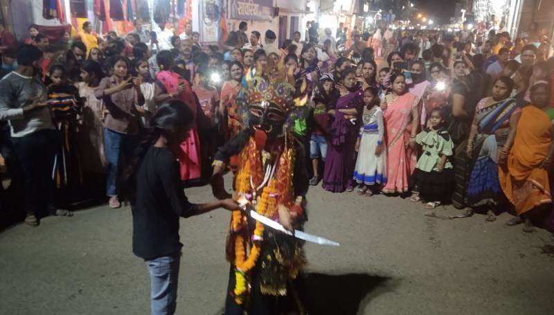 Video Story -काली नृत्य के साथ नगर में निकला जवारा जुलूस