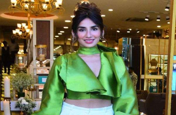 girls hostel fame actress parul gulati