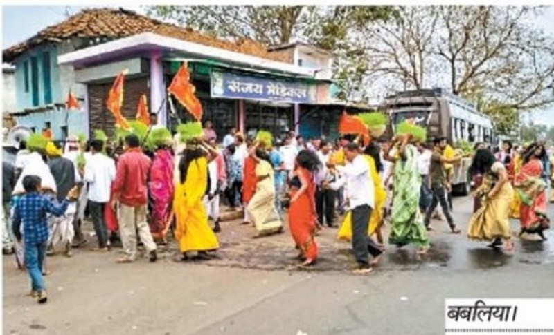 चल समारोह के साथ देवी मंदिरों में स्थापित जवारे का किया जा रहा विसर्जन