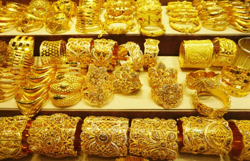 Gold silver Price Update: एक महीने में 4 हजार महंगा हुआ सोना, चांदी पर बढ़े 8 हजार रुपए