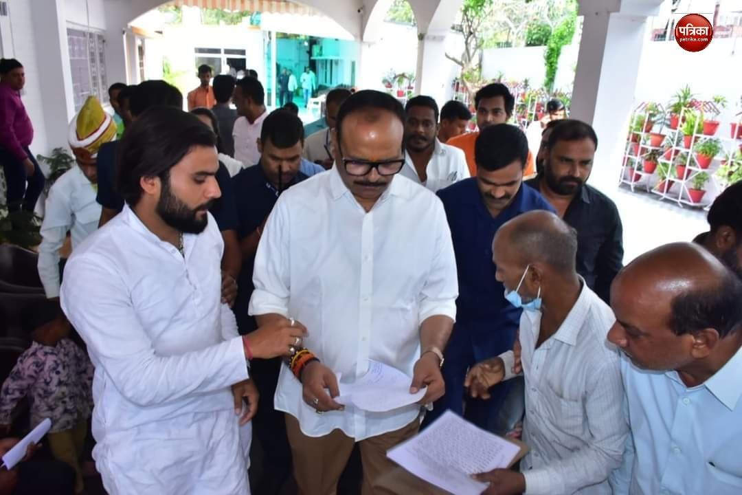 भर्ती में लेटलतीफी देख भड़के मंत्री