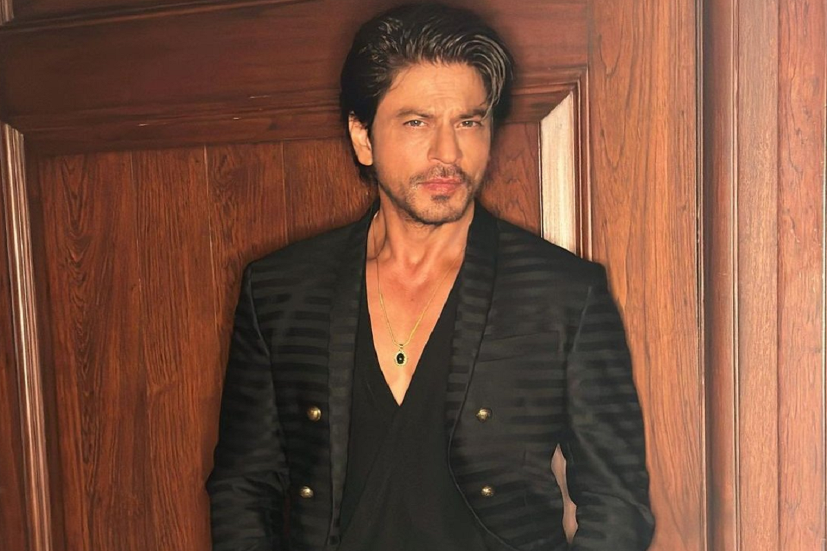 shah_rukh_khan_look_dashing_in_nmacc_opening_ceremony_users_saying_that_he_is_giving_competition_to_aryan_khan.png