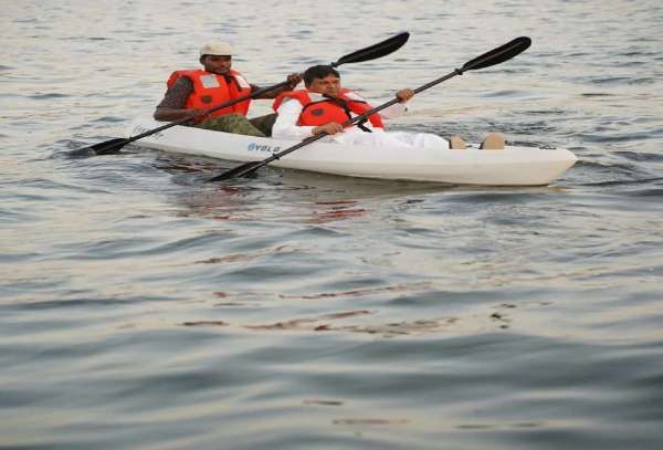 अहमदाबाद के साबरमती रिवरफ्रंट पर अब कयाकिंग का लुत्फ