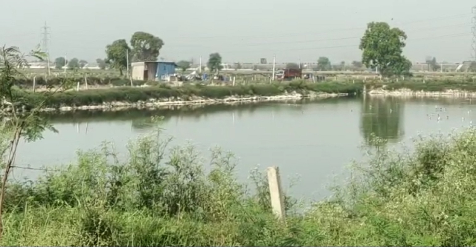 Video:गाज़ियाबाद के ग्राम नाहल में तालाबों पर जल्द चलेगा बुलडोजर