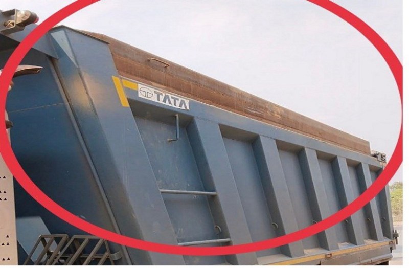 Sand game: Everyone seems to have a share, that's why dumpers are arriving with sand one and a half times the capacity