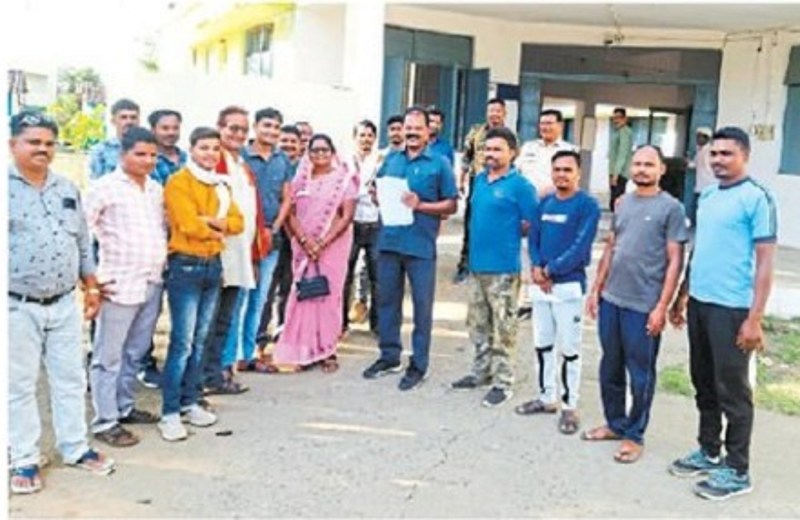 धार्मिक स्थल के पास संचालित शराब दुकान को अन्यत्र स्थानांतरित किया जाए