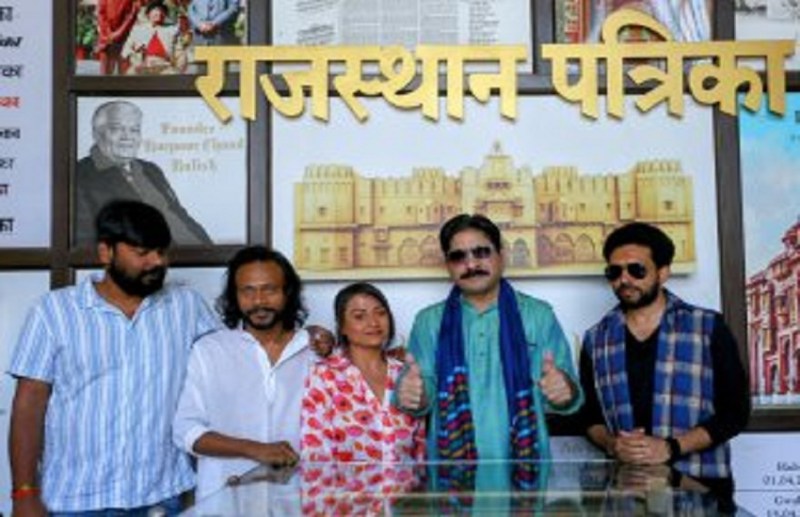 प्रसिद्ध लेखक विनोद घोसाल के उपन्यास छायाजपॉन पर आधारित है फिल्म छिपकली - द थर्ड पर्सन