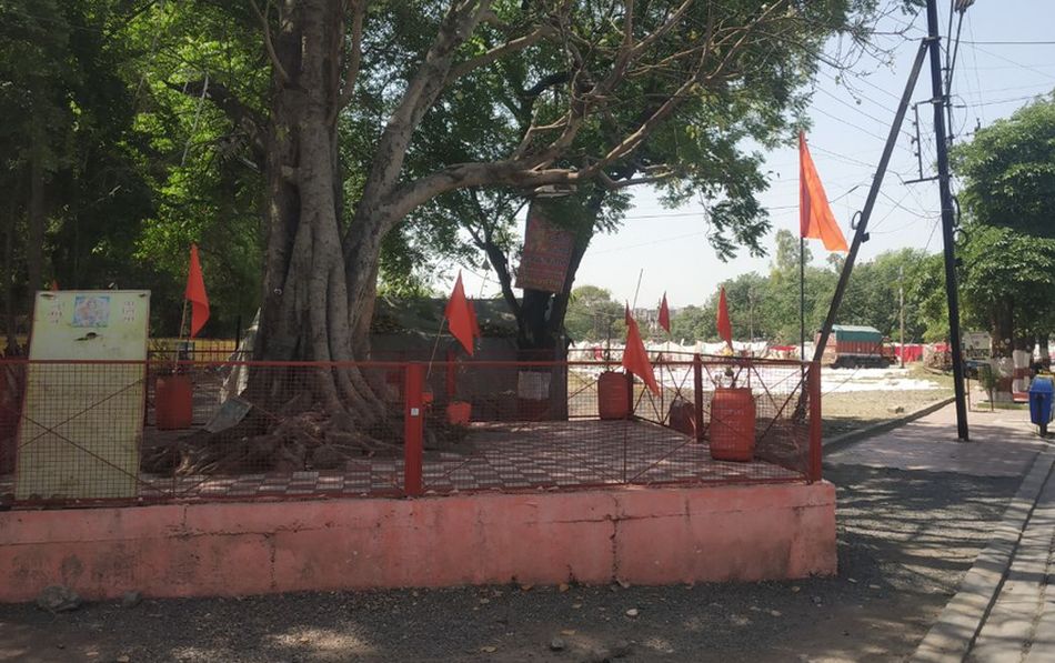 कर्बला मैदान पर फिर विवाद... जमीन हुई वक्फ बोर्ड के नाम