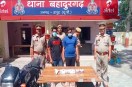 Video:पुलिस ने ज्वेलर्स समेत लुटेरों को गिरफ्तार किया