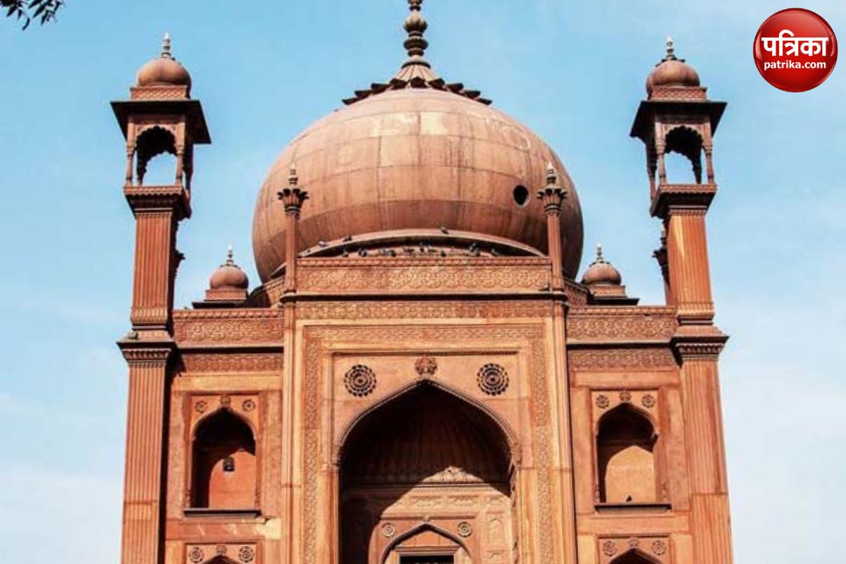 Red Taj-Mahal Facts and its interesting history