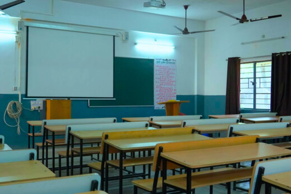 10 Sanskrit schools will opened in UP cost of 100 crores