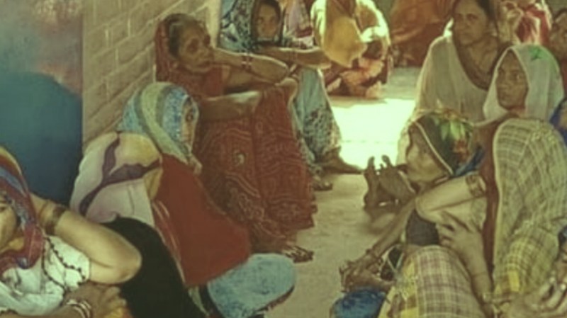 Kanpur Dehat: सांड़़ से बचकर भाग रहा था किसान, फिर कुछ ऐसा हुआ कि मौत को लगा लिया गले