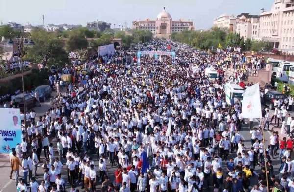 स्वास्थ्य की जागरूकता के लिए मैराथन दौड़