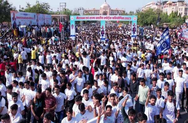 स्वास्थ्य की जागरूकता के लिए मैराथन दौड़