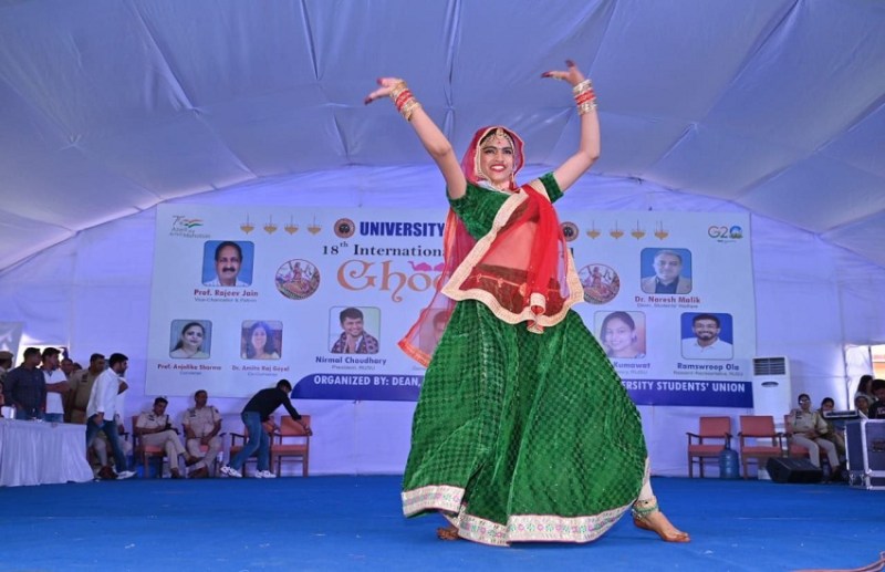 देखें फोटो/वीडियो: राजस्थान यूनिवर्सिटी में इंटरनेशनल यूथ फेस्टिवल घूमर का दूसरा दिन