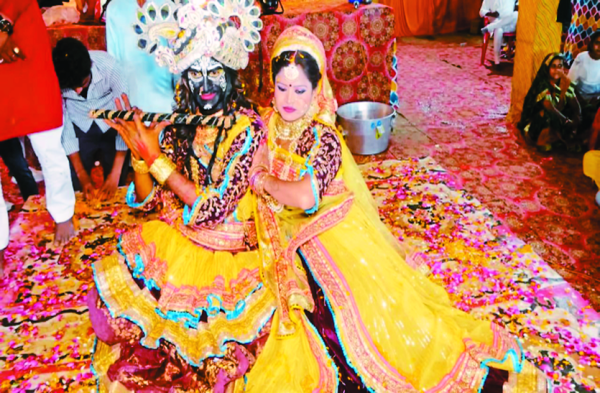 Patrika Photo Gallery:  हनुमान जन्मोत्सव मनाया: बजरंग बली के चरणों में बही भजनों की गंगा