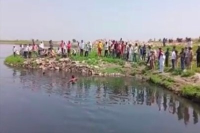 Video:पुलिस और एनडीआरएफ ने 3 दिन बाद, महिला के शव यमुना से बरामद किया