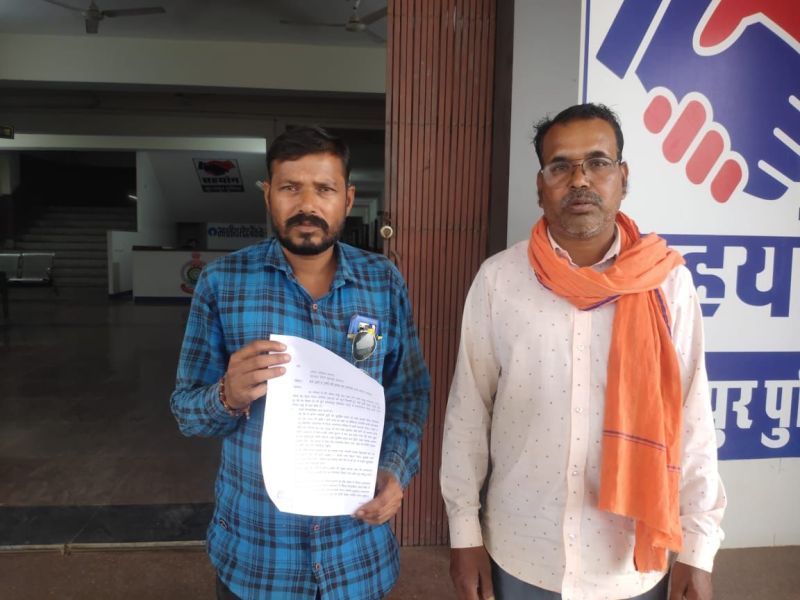 जच्चा-बच्चा की मौत के मामले में कार्रवाई से असंतुष्ट पिता की एसपी से फरियाद