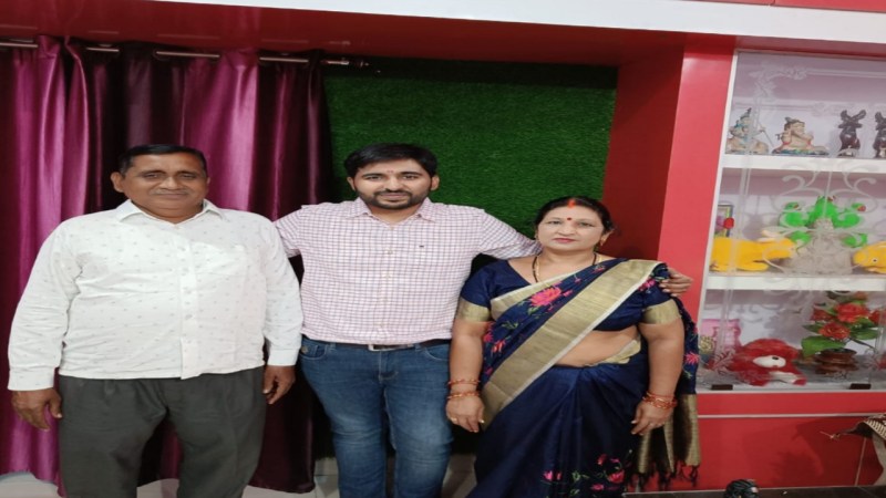 विवेक पांडे बने ट्रेजरी ऑफिसर, जानिए इनके सफलता का राज