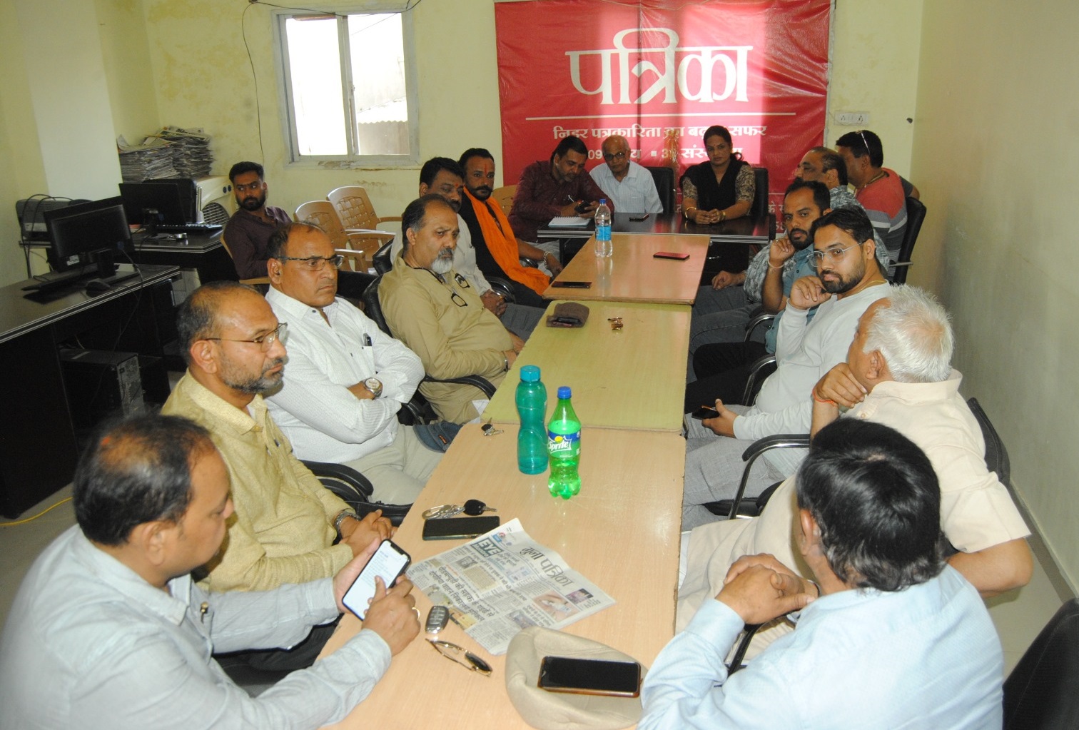 ‘सड़कों की हालत खराब, जिम्मेदारों का रवैया उदासीन, तो हम क्यों दें मनमाना टोल टैक्स’