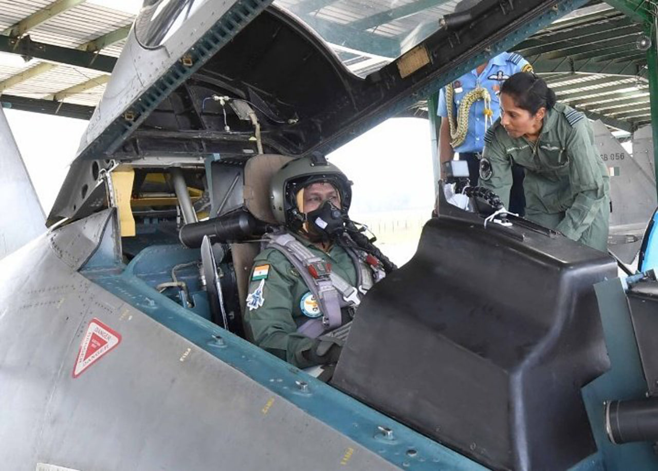 भारत का दुनिया को संदेश: देश की नारी है सशक्त    मुर्मू ने भरी लड़ाकू विमान सुखोई में उड़ान
