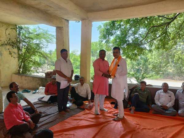 बांसवाड़ा. भामाशाह का सम्मान करते।