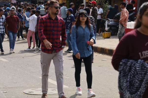 Crowd of fans came to watch the match in Gujarat
