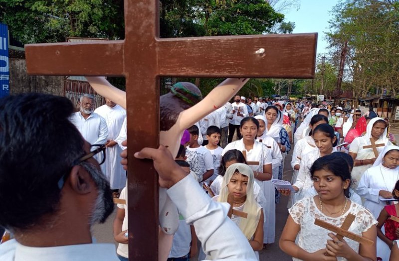 लोग रैली स्वरुप नगर के मुख्य मार्गों से भ्रमण करते हुए वापस पहुंचे