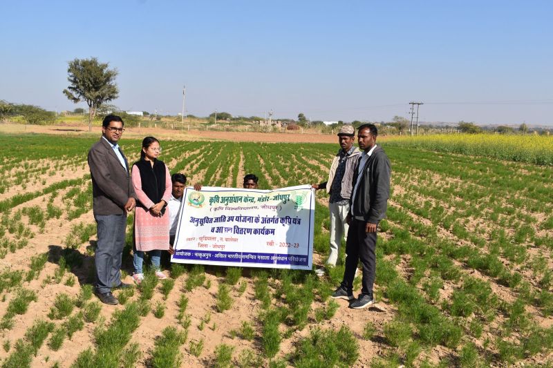 GOVERNER-- इस गांव को स्मार्ट बनाने के लिए राज्यपाल ने थपथपाई पीठ, कौनसा गांव है यह